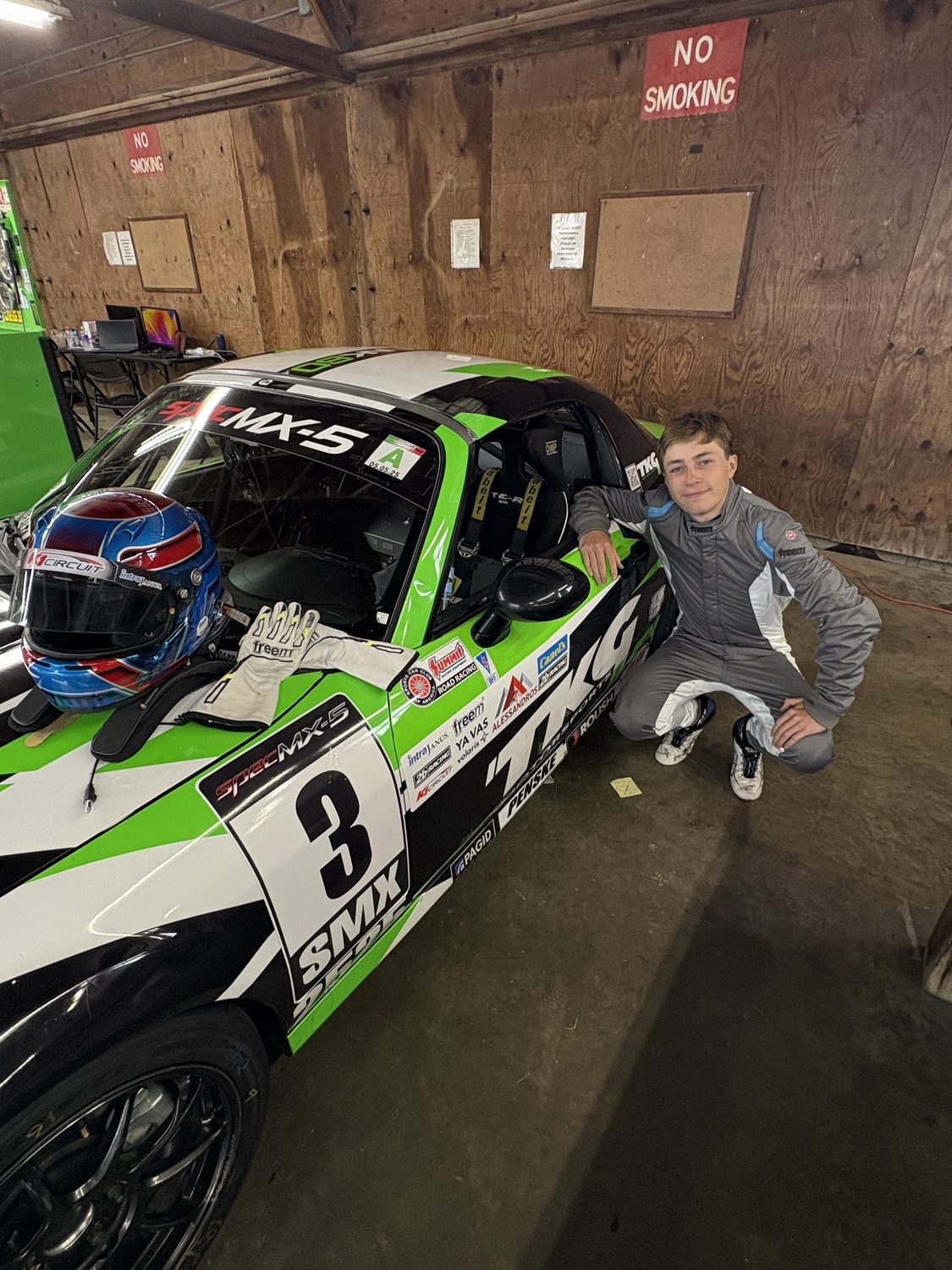 Gerardo Peralta junto al Spec-Mx5 #3